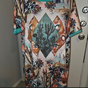 Short Sleeve Graphic Tee in Teal and Orange